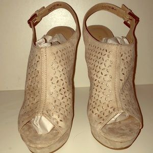 Chinese Laundry Wedges Size 7